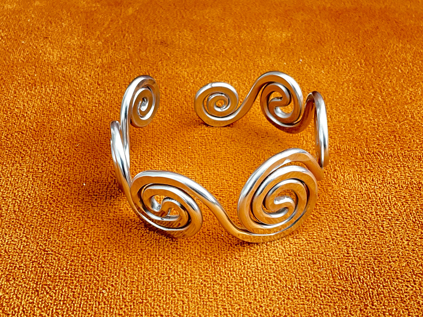Spiral Geometry Statement Bracelet – Hypoallergenic Modern Metal Design