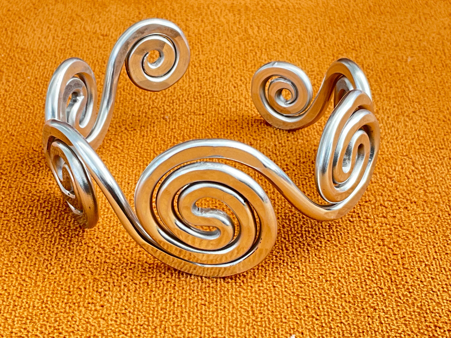 Spiral Geometry Statement Bracelet – Hypoallergenic Modern Metal Design