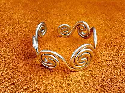 Spiral Geometry Statement Bracelet – Hypoallergenic Modern Metal Design